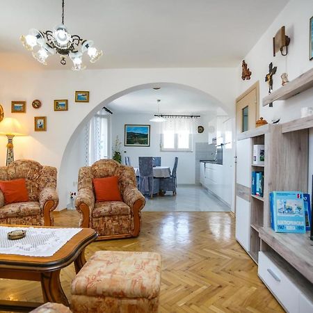 Apartment Branko Krk Island ภายนอก รูปภาพ