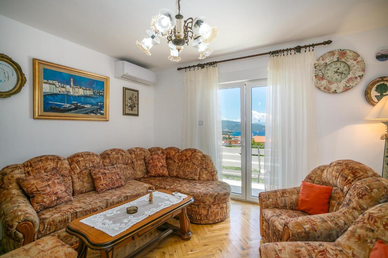 Apartment Branko Krk Island ภายนอก รูปภาพ