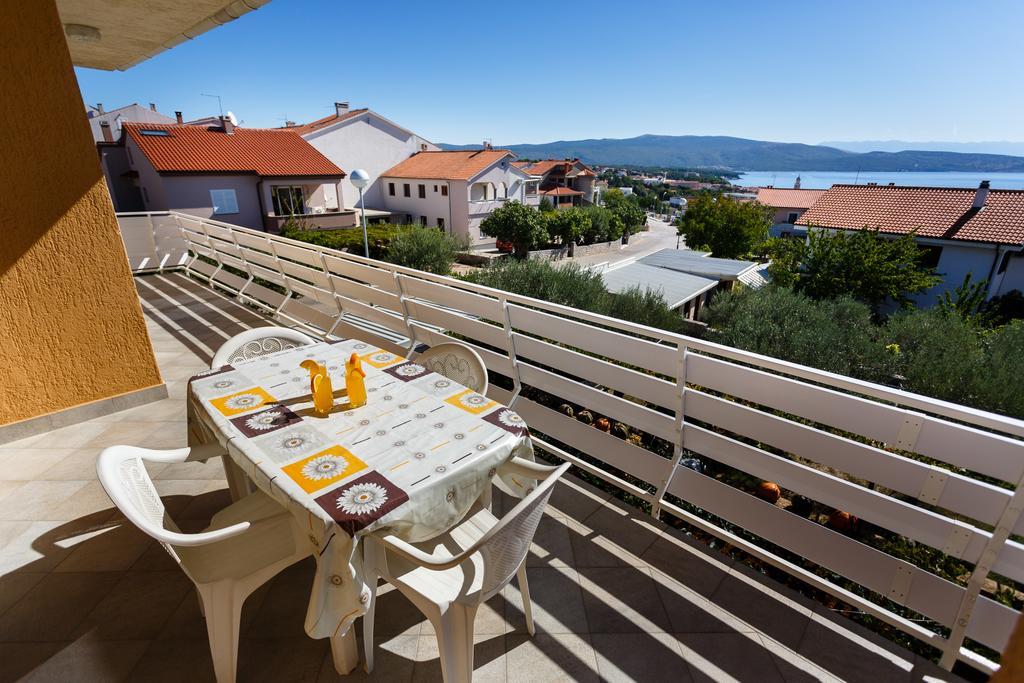 Apartment Branko Krk Island ภายนอก รูปภาพ