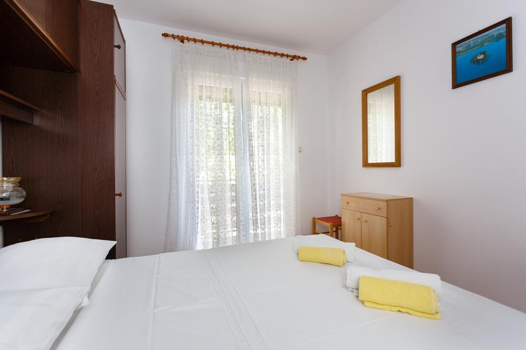 Apartment Branko Krk Island ภายนอก รูปภาพ