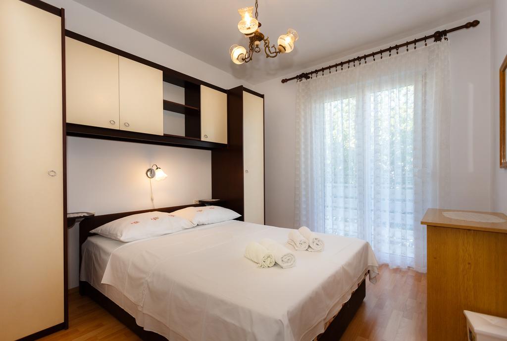 Apartment Branko Krk Island ภายนอก รูปภาพ