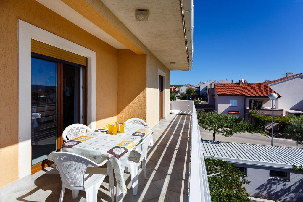 Apartment Branko Krk Island ภายนอก รูปภาพ